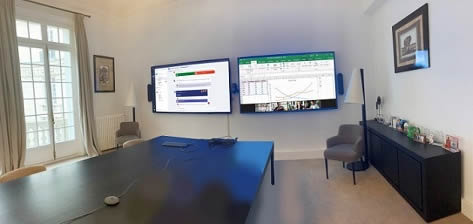 Ecran tactile interactif aux champs elysees