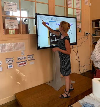 ecrans interactifs Easypitch ecole Sivos Hacqueville enseignant