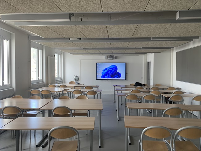 écrans interactifs tactiles UFR Toulon