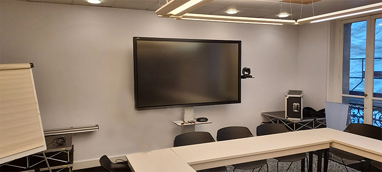 Visioconférence chez la FNAIM : l’écran interactif tout en un
