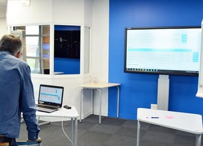 projection d'un ordinateur sur écran interactif