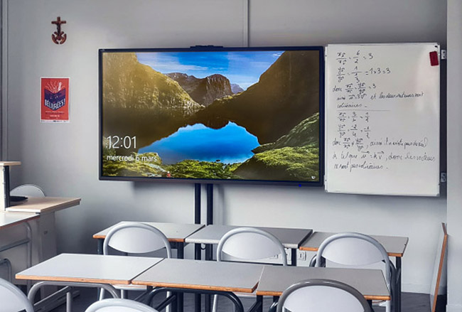 écran interactif à l’école Saint Michel Picpus