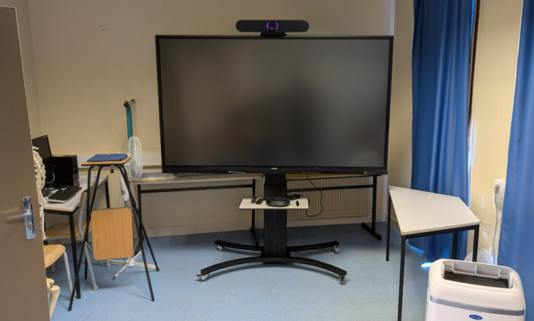 Ecran interactif pour consultation et formation