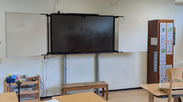 Solution ENI avec tableaux blancs rabattables ouverts